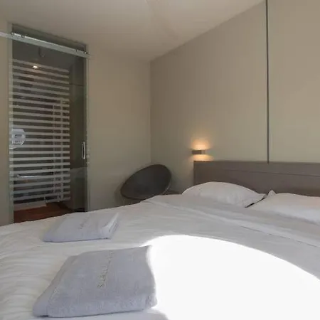 Fantastic Sunny And Modern Corner Apartment In Center Of Knokke Appartement